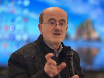 آنچه شما گفته‌اید/ هزار تومان گرانی برای زمان هاشمی رفسنجانی است؛ منظور هزار درصد بوده نه هزار تومان/ برای شما که حقوقتان بالاست افزایش قیمت چیزی نیست