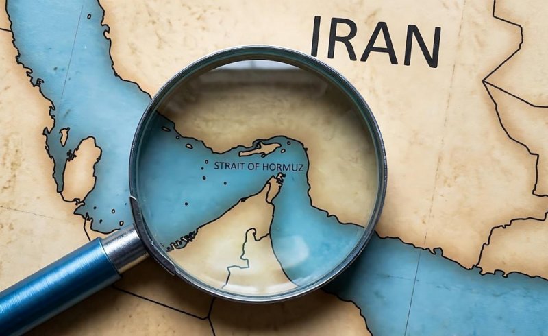آینده قیمت نفت با وجود بسته شدن تنگه هرمز، چه می‌شود؟
